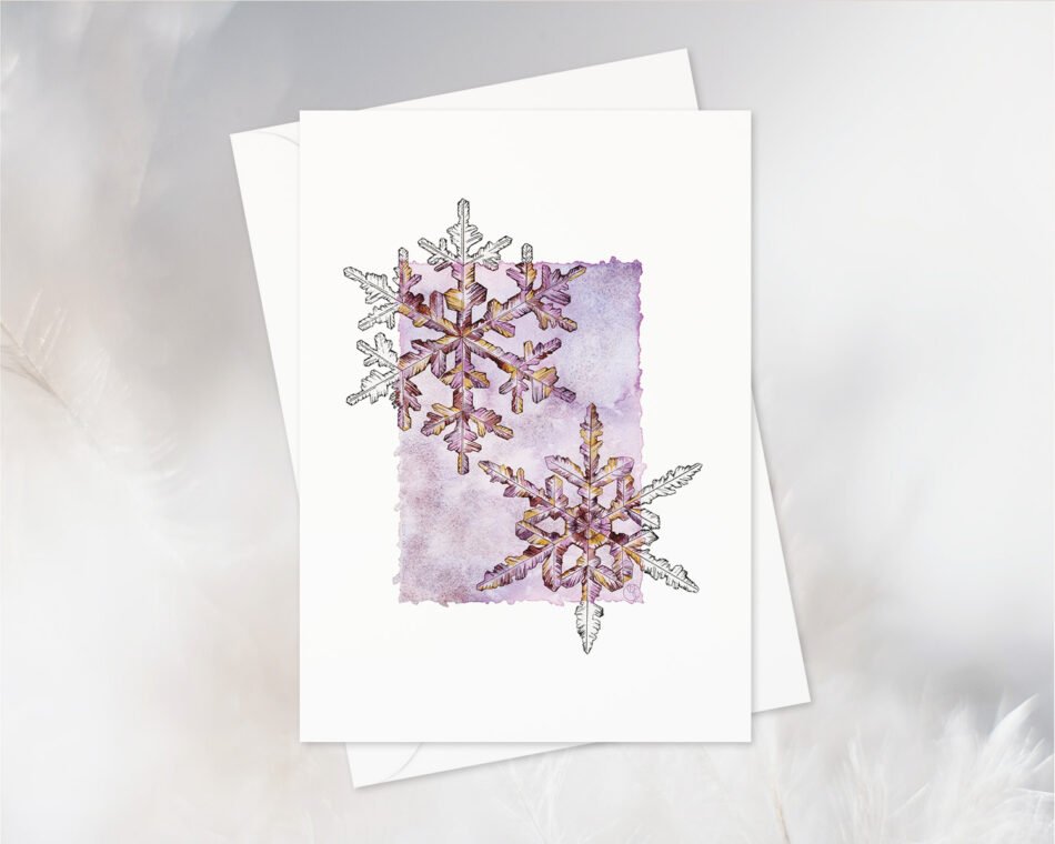 Illustration reproduction d'un dessin à l'aquarelle et encre noire de petits flocons de neige sur fond mauve format carte postale à envoyer ou encadrer