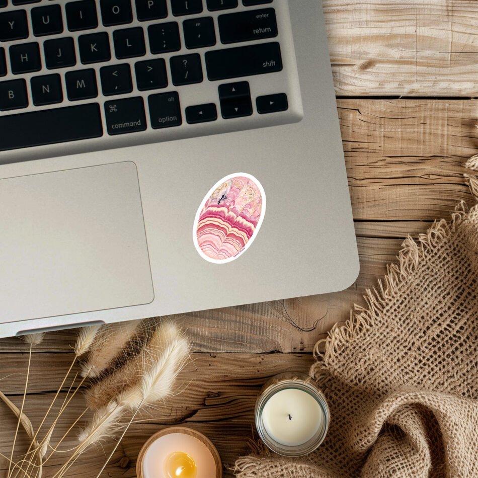 Sticker collé sur un PC portable, imprimé à partir d'un dessin à l'aquarelle de cabochon de rhodochrosite